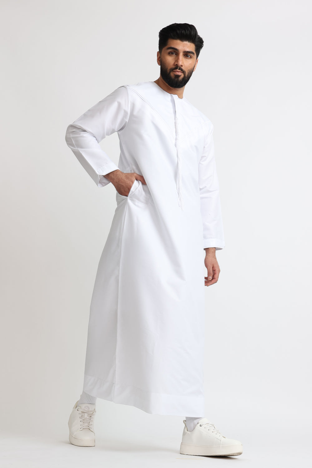 J101 White Pleated Emirati Thobe