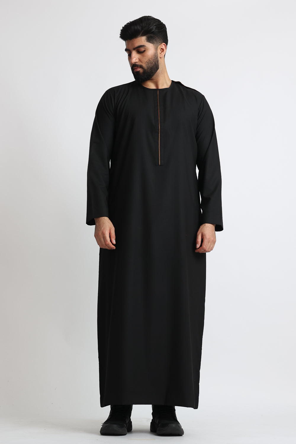 J106 Black Omani