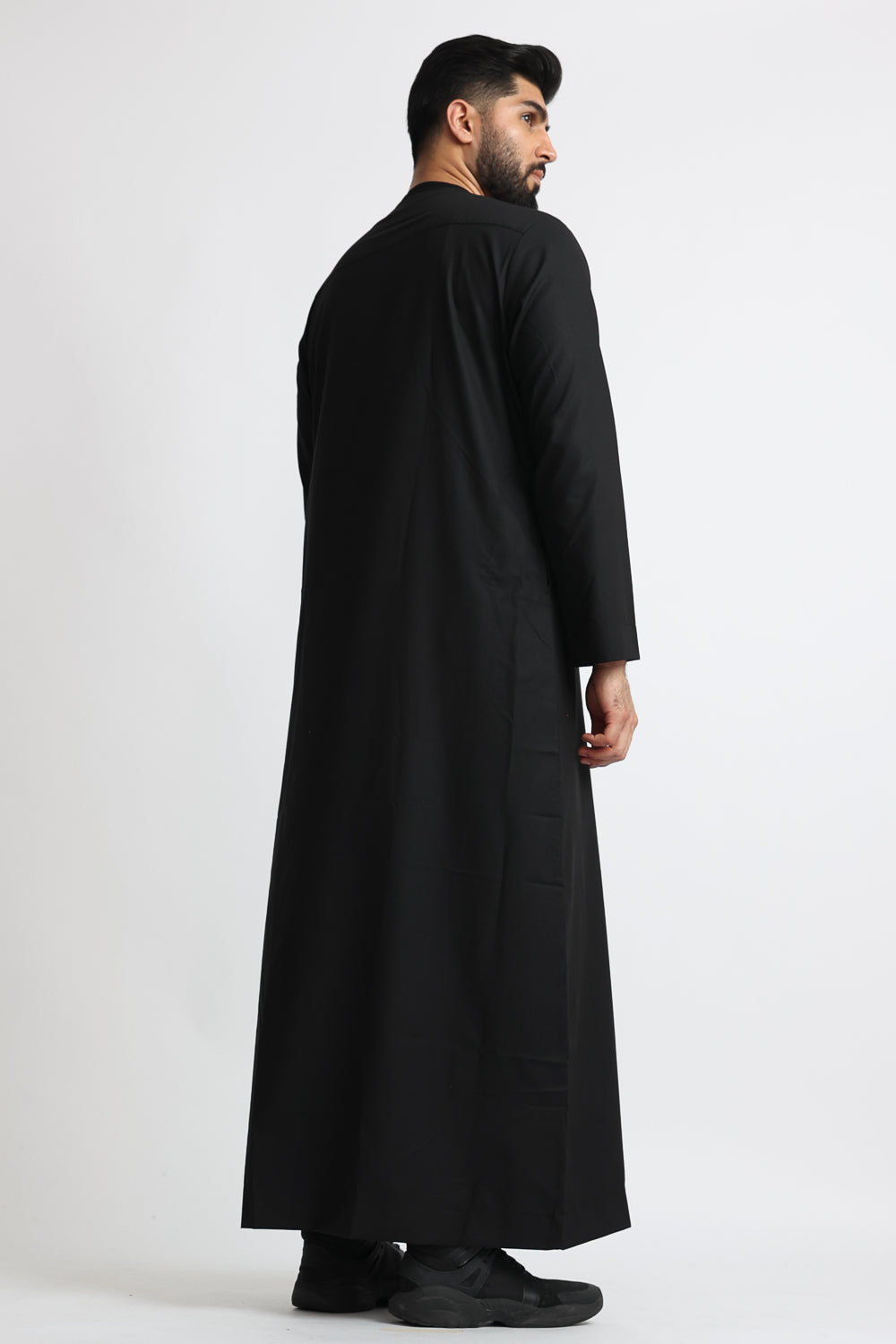 J106 Black Omani