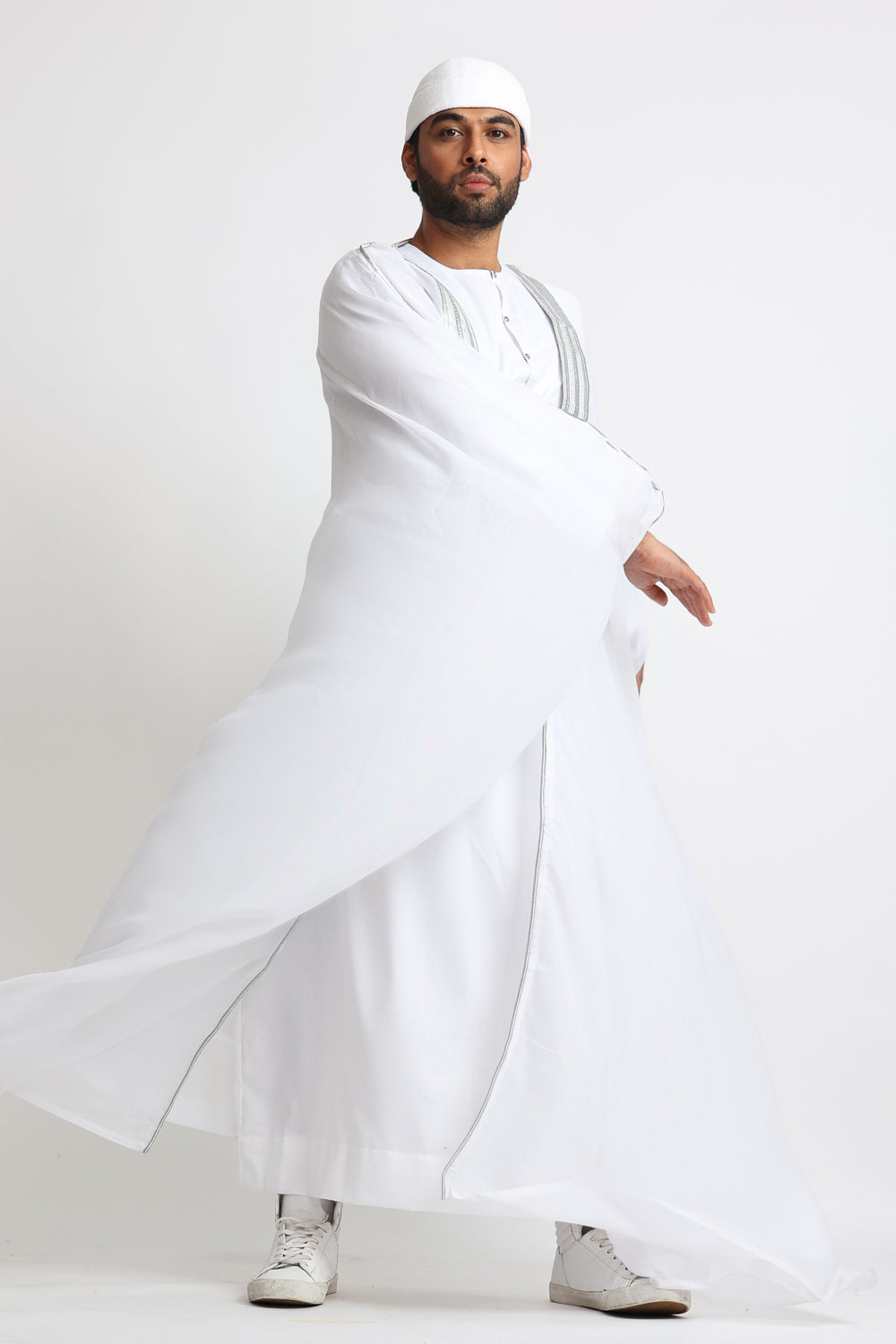 White Silver Arab Bisht